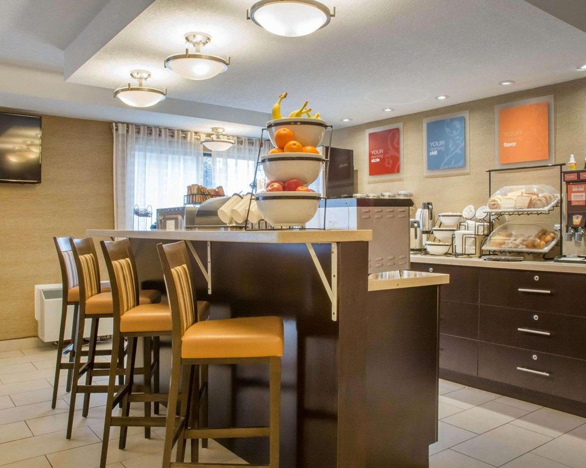 Comfort Inn Гуелф Екстериор снимка