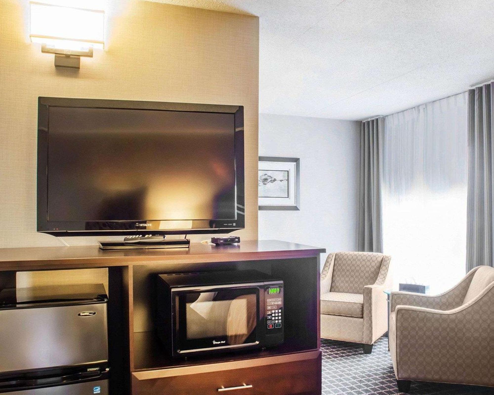 Comfort Inn Гуелф Екстериор снимка